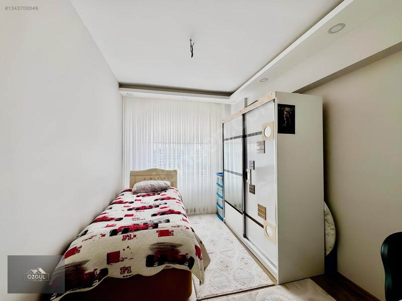 Özgül Emlak'tan Lüx Sitede Çift Banyolu G.odalı Full Yapılı 4+1 — fotoğraf 24