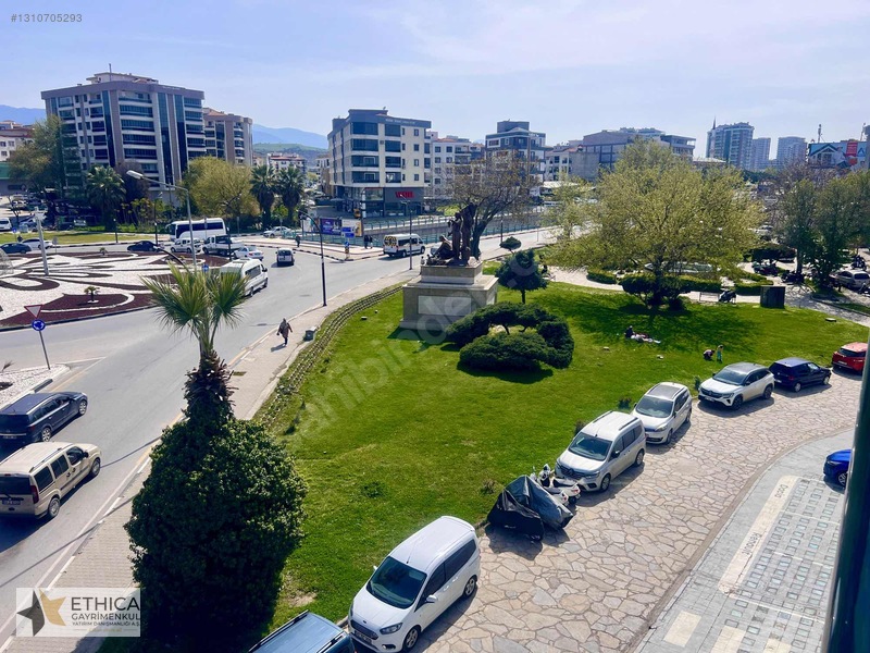 Ana Bulvar Girişinde | Önü Kapanmaz | Full Tadilatlı 3+1 — fotoğraf 10