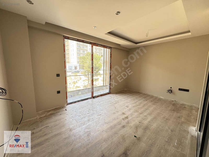 Re/max Ede'den Belediye Civarı Kiralık 3+0 Ofis — fotoğraf 4