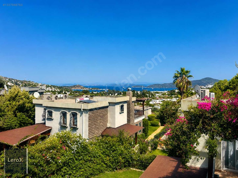 Bodrum Türkbükü'nde Manzaralı,havuzlu Sitede 2+1 Kiralık Daire