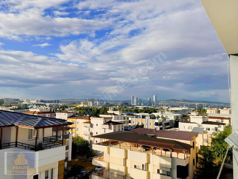 Güneykntte Tramvya Üniversitye Yakın 3 Cepheli 3+1 Satılık Daire — fotoğraf 2