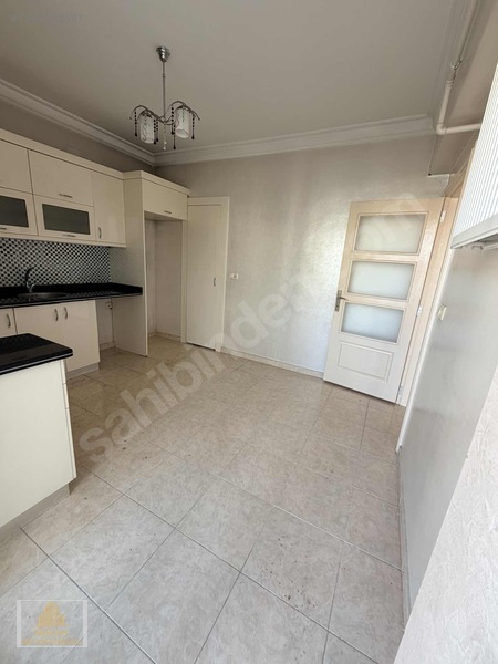 Güneykntte Tramvya Üniversitye Yakın 3 Cepheli 3+1 Satılık Daire — fotoğraf 6