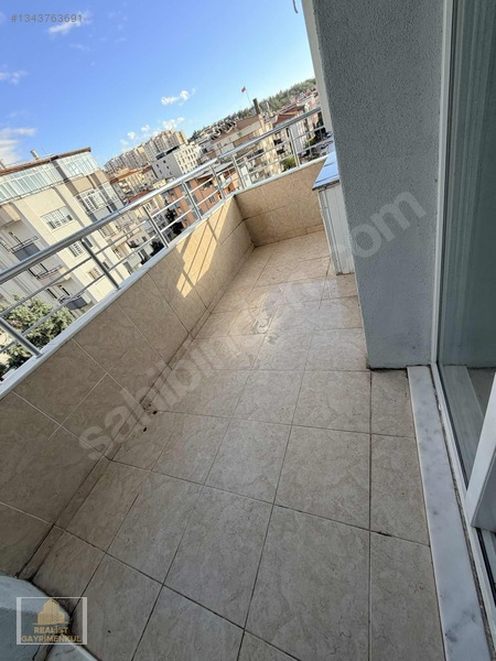 Güneykntte Tramvya Üniversitye Yakın 3 Cepheli 3+1 Satılık Daire — fotoğraf 15