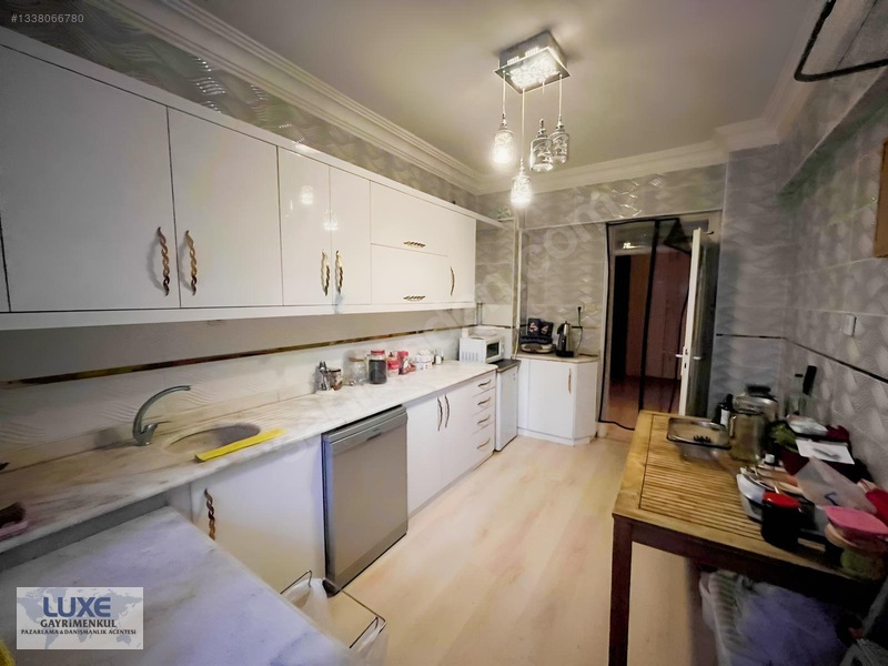 Shımall Otel Civarı Satılık Geniş Bakımlı Fırsat Daire!!!!!! — fotoğraf 3