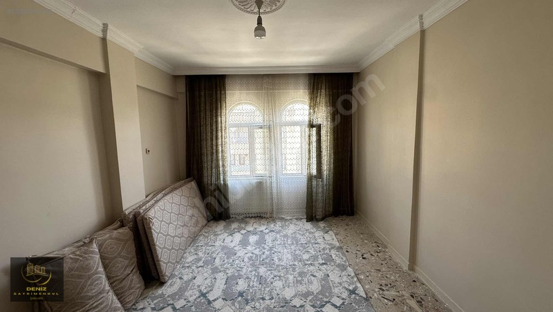 Deniz'den Ertuğrul Gazi Mah Satılık+3+1 Üst Kat+bakımlı Daire