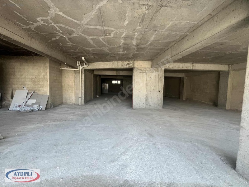 Maslakçeşme Caddesinin Dibinde 400 Mt² Kiralık Dükkan-depo — fotoğraf 6