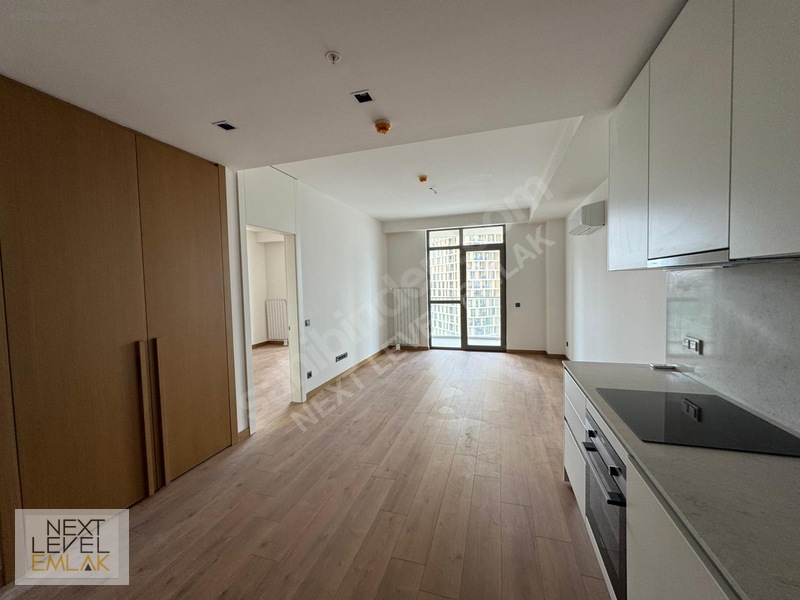 Merkez Ankara'da Avm Ve Peyzaj Manzaralı Satılık 1+1 Daire