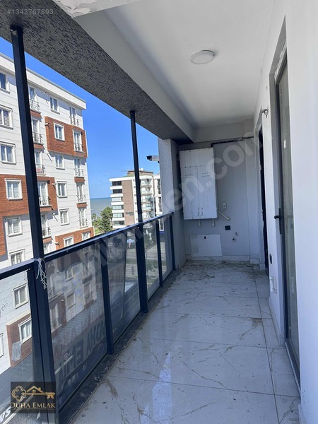 Atatürk Bulvarına Cepe Deniz Manzaralı Satılık 1+1 Daire — fotoğraf 6