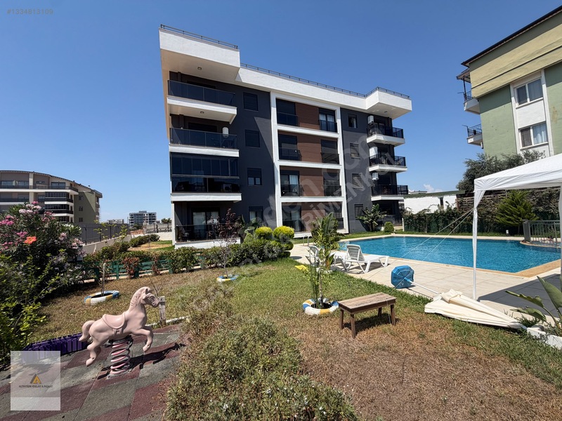 Altıntaş'ta Havuzlu İskanlı Katta Kiralık 1+1
