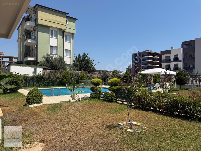 Altıntaş'ta Havuzlu İskanlı Katta Kiralık 1+1 — fotoğraf 2