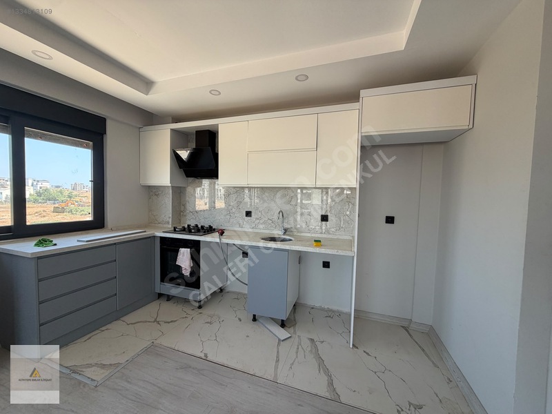 Altıntaş'ta Havuzlu İskanlı Katta Kiralık 1+1 — fotoğraf 6
