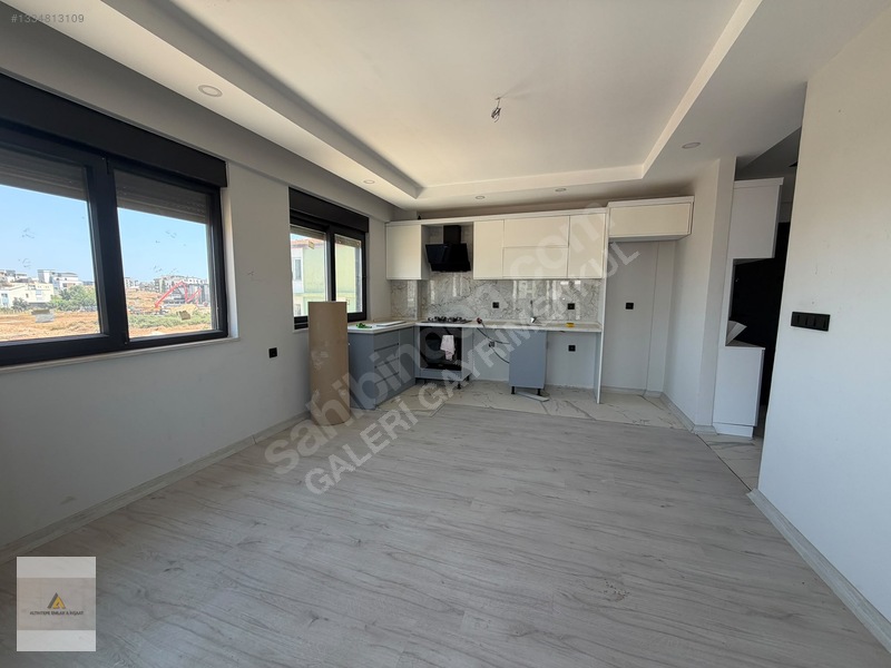 Altıntaş'ta Havuzlu İskanlı Katta Kiralık 1+1 — fotoğraf 7