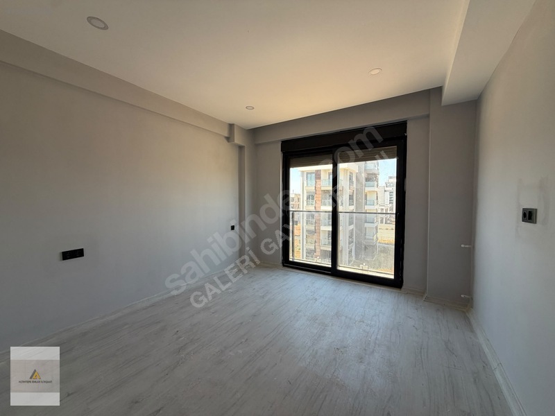 Altıntaş'ta Havuzlu İskanlı Katta Kiralık 1+1 — fotoğraf 8