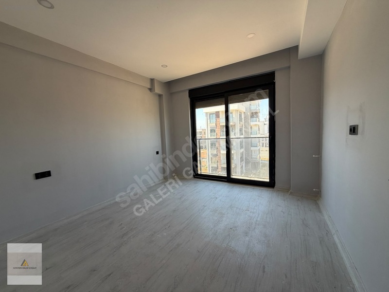 Altıntaş'ta Havuzlu İskanlı Katta Kiralık 1+1 — fotoğraf 12