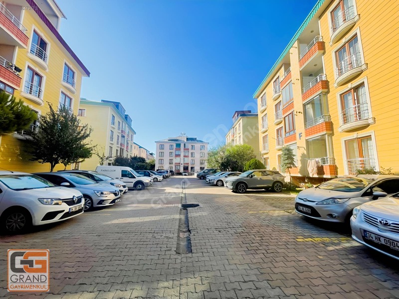 Pendik Esenler'de Satılık 3+1 Daire, 100m², Zümrüt Evler Sitesi — fotoğraf 2