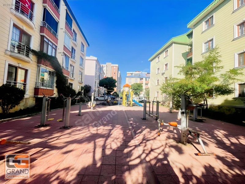 Pendik Esenler'de Satılık 3+1 Daire, 100m², Zümrüt Evler Sitesi — fotoğraf 3