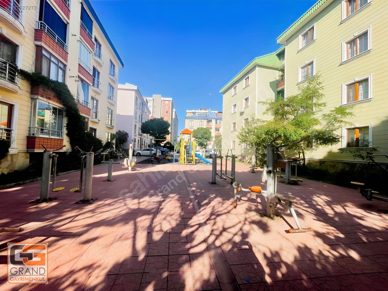 Pendik Esenler'de Satılık 3+1 Daire, 100m², Zümrüt Evler Sitesi — fotoğraf 8