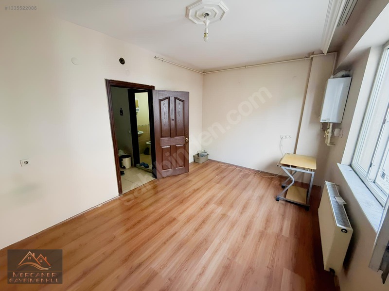 Üniversite Cd Ve Seylap Cd Yakını,asansörlü,ara Kat Geniş 1+1 — fotoğraf 2