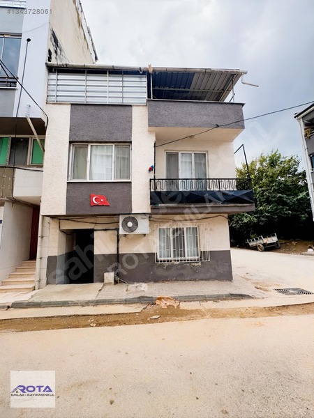 Gemlik Rota Emlaktan ; Dr.Ziya Kayada Komple Satılık Bina