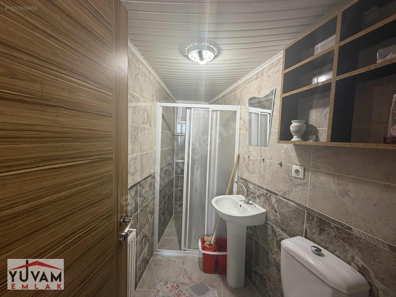 Merkezi Konumda Kiracılı Eşy Satılık 2+1||yuvam Emlak|| — fotoğraf 12