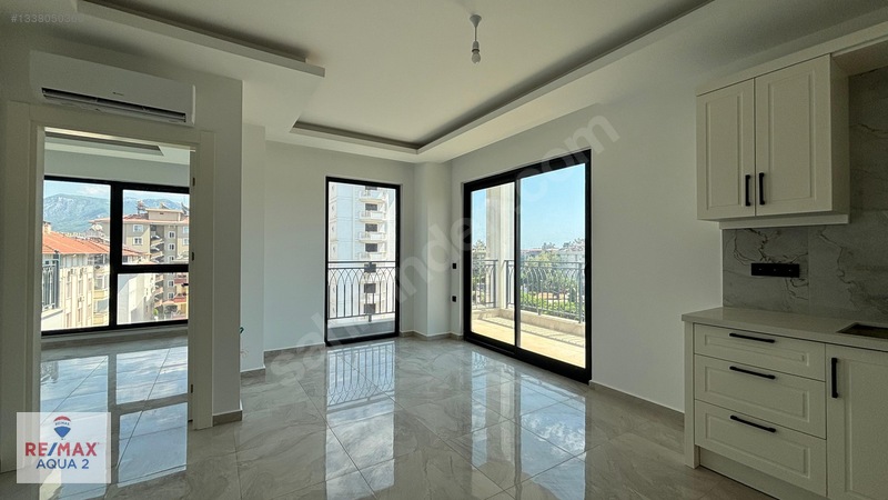 Denize Yürüme Mesafesinde Satılık Sıfır 1+1 Daire