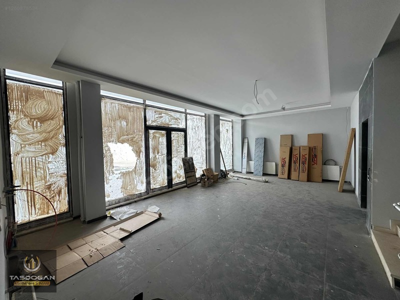 Küsget'te Satılık 4 Kat&1500m2 Kapalı Alan-ticari İş Yeri — fotoğraf 5