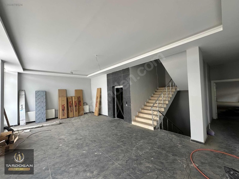 Küsget'te Satılık 4 Kat&1500m2 Kapalı Alan-ticari İş Yeri — fotoğraf 6