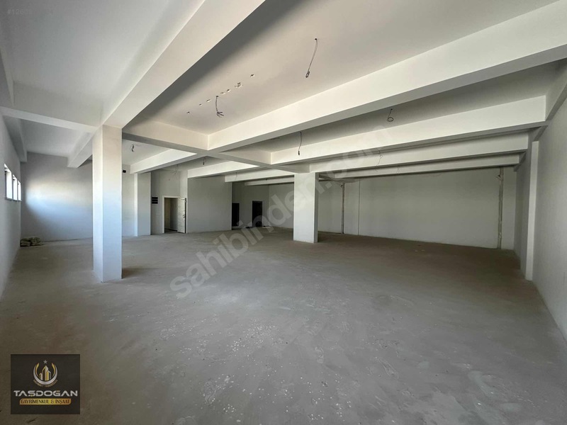 Küsget'te Satılık 4 Kat&1500m2 Kapalı Alan-ticari İş Yeri — fotoğraf 7