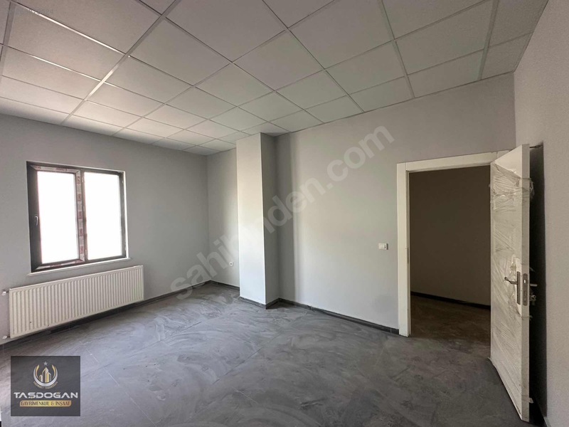 Küsget'te Satılık 4 Kat&1500m2 Kapalı Alan-ticari İş Yeri — fotoğraf 8