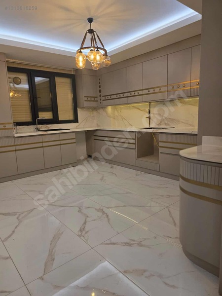 Güvenevler Mahallesinde Ana Cadde Üzeri Satılık Komple Bina — fotoğraf 2