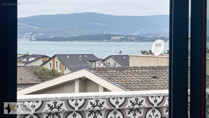 Sağlam Yapı! Deniz Ve Orman Manzaralı Kiralık Villa Urla