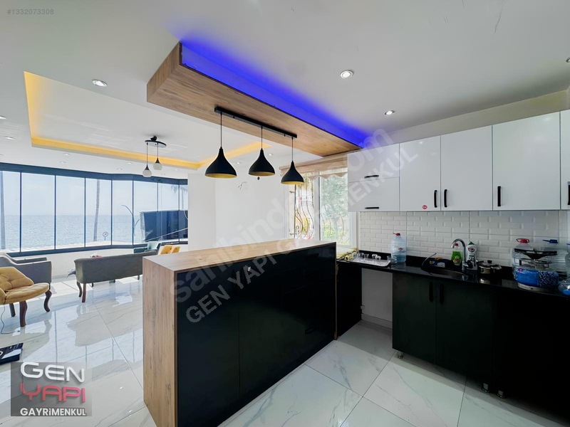Gen'den Mezitli Viranşehir'de Denize Sıfır 4+1 Daire — fotoğraf 9