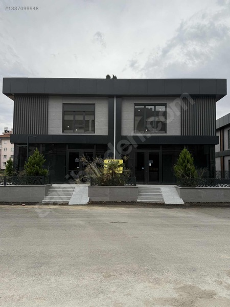 Pancarlı Sanko Koleji Karşısında 330 M2 3 Katlı Kiralık — fotoğraf 2