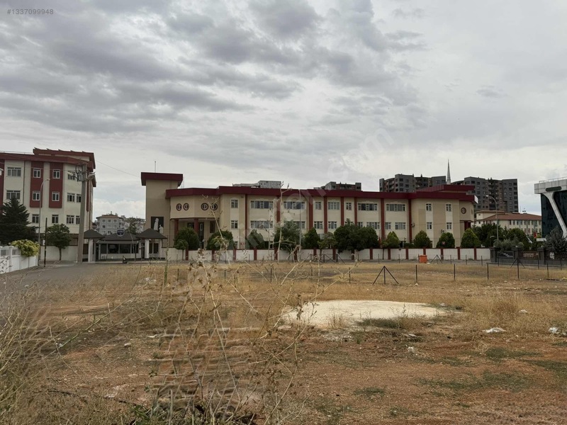 Pancarlı Sanko Koleji Karşısında 330 M2 3 Katlı Kiralık — fotoğraf 4