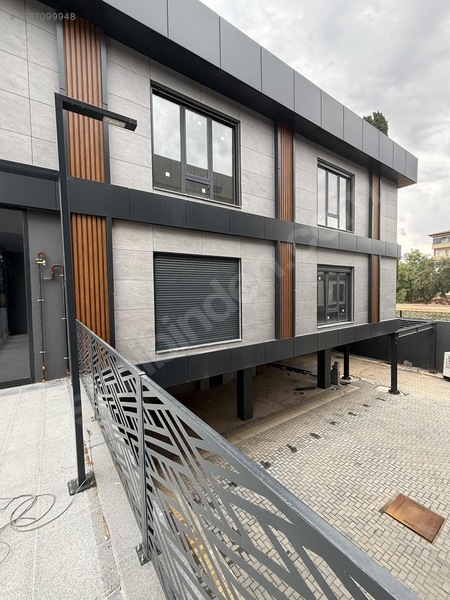 Pancarlı Sanko Koleji Karşısında 330 M2 3 Katlı Kiralık — fotoğraf 15