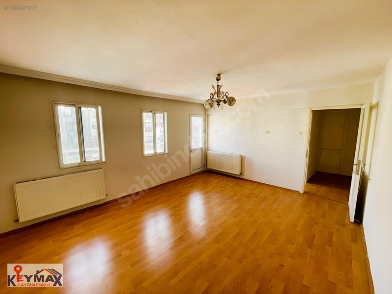 Yeşilyurt Vatan Mah'de Kilerli Çift Wcli Geniş Kiralık 3+1 Daire