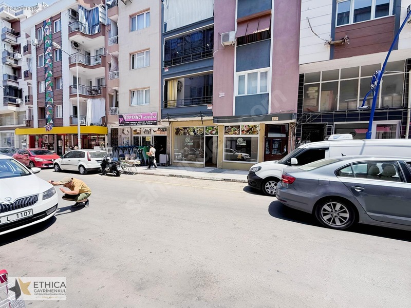 Tevfikiye Caddesinde Geniş Cepheli Satılık Dükkan — fotoğraf 4