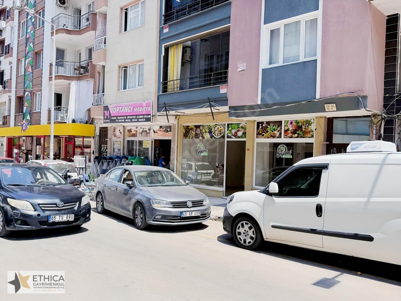 Tevfikiye Caddesinde Geniş Cepheli Satılık Dükkan — fotoğraf 19