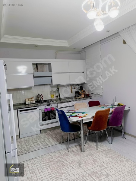 Kozan Divan Emlak'tan Şevkiye'de Ekstralı 4+1 — fotoğraf 3