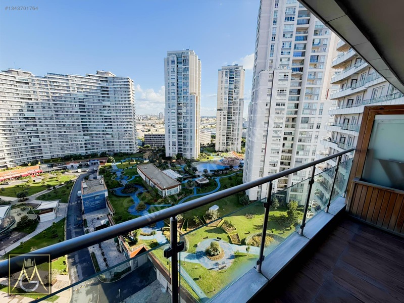 Ağaoğlu My World Europe Satılık 2+1 Büyük Tip 147m2 Havuz Peysaj — fotoğraf 2