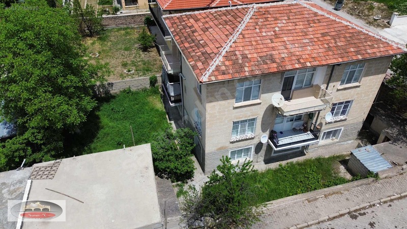 Fatih Mahallesinde Köşe Başı Bahçe Katı Satılık Daire