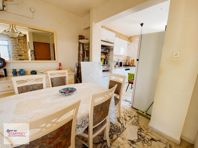 Çeşmealtında Denize Sıfır Konumda Site İçerisinde Satılık Villa — fotoğraf 10