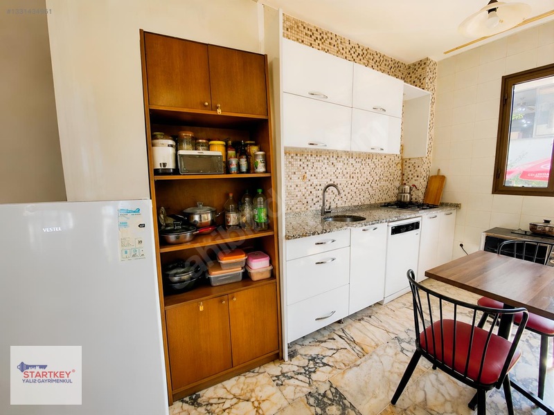 Çeşmealtında Denize Sıfır Konumda Site İçerisinde Satılık Villa — fotoğraf 11