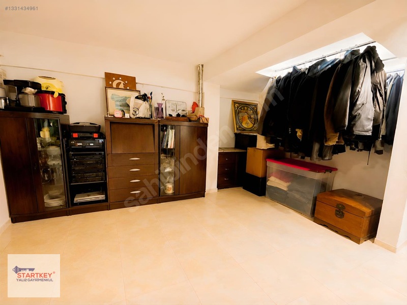 Çeşmealtında Denize Sıfır Konumda Site İçerisinde Satılık Villa — fotoğraf 19