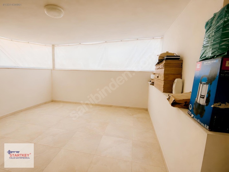 Çeşmealtında Denize Sıfır Konumda Site İçerisinde Satılık Villa — fotoğraf 21
