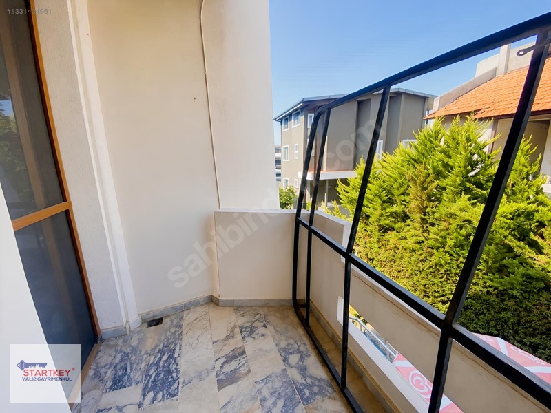 Çeşmealtında Denize Sıfır Konumda Site İçerisinde Satılık Villa — fotoğraf 28