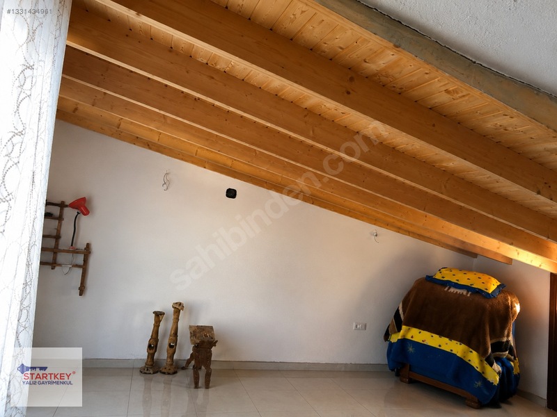 Çeşmealtında Denize Sıfır Konumda Site İçerisinde Satılık Villa — fotoğraf 29