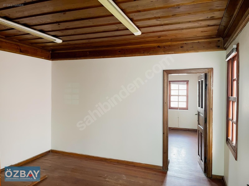 Özbay'dan Eski Adliye Karşısı 45 M2 Kiralık İşyeri — fotoğraf 2