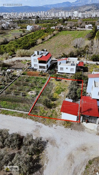 Kozan Mahmutlu Mahallesinde Satılık Villa Arsa