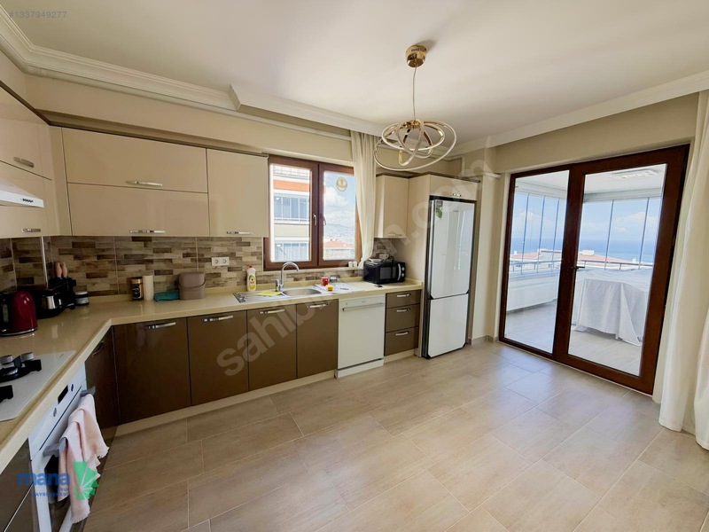 Mana Gayrimenkulden Referans Trabzon'da Kiralık Eşyalı 4+1 Daire — fotoğraf 6